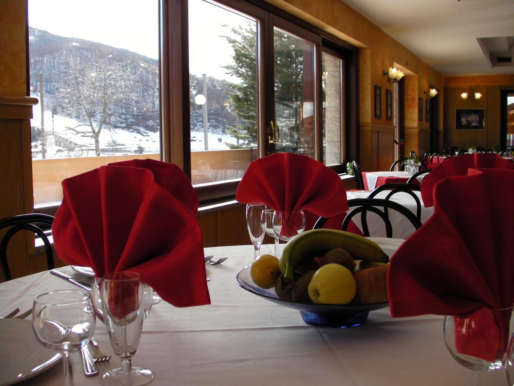 Alba Sporting Hotel Rocca di Mezzo Εξωτερικό φωτογραφία